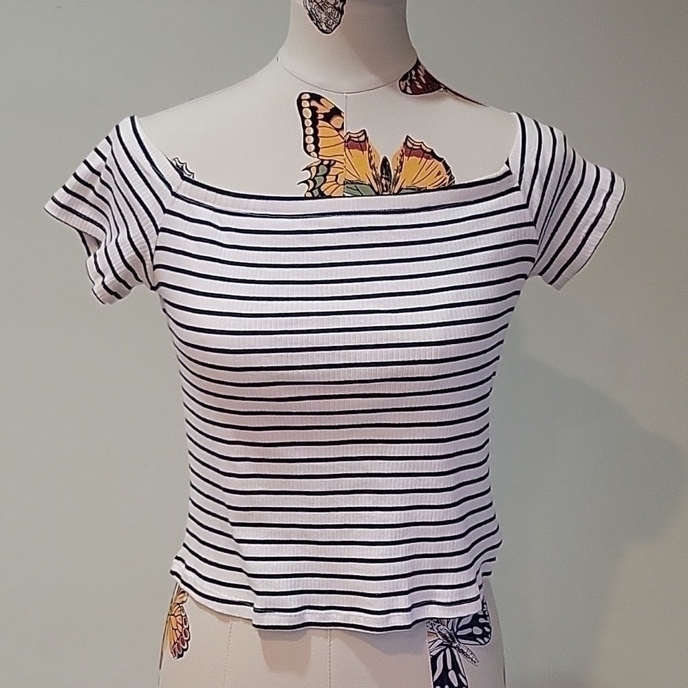 Dividend blue and white striped crop top. Size is Large.